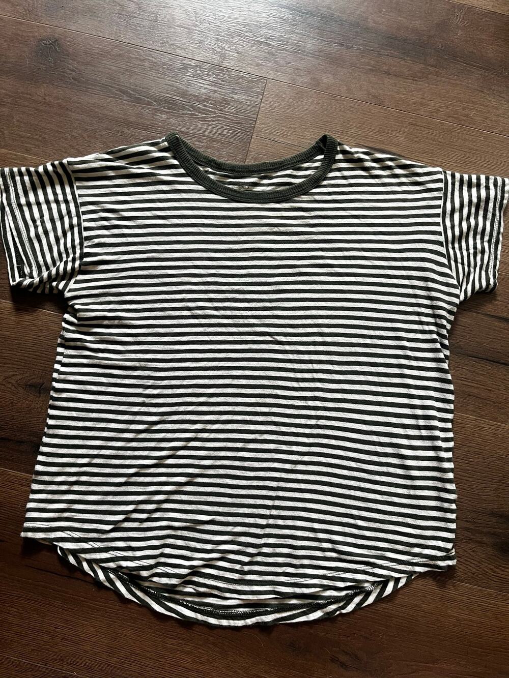 Madewell Olive Green White Striped Cotton Tee Women’s Small Relaxed Crewneck